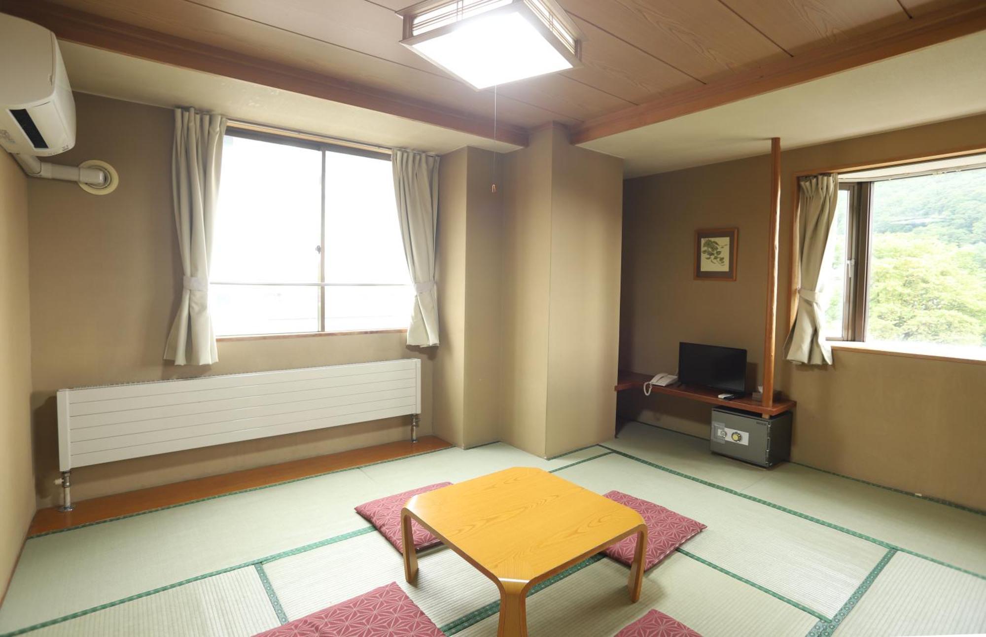 ホテルシャレー竜王 山ノ内町 エクステリア 写真